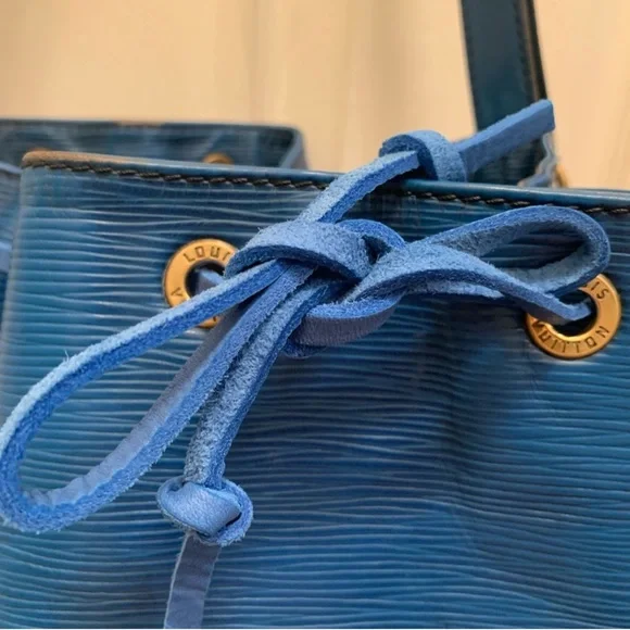 Louis Vuitton Epi GM Noe Toledo Blue Large size authentic